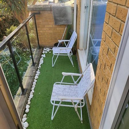 Lovely 2-Bedroom Holiday Home With Free Wifi 伦敦 外观 照片