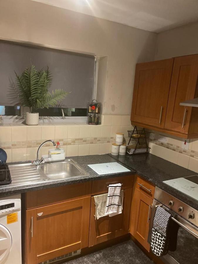 Lovely 2-Bedroom Holiday Home With Free Wifi 伦敦 外观 照片